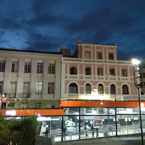 https://hostal-mediodia.hotelsquito.com